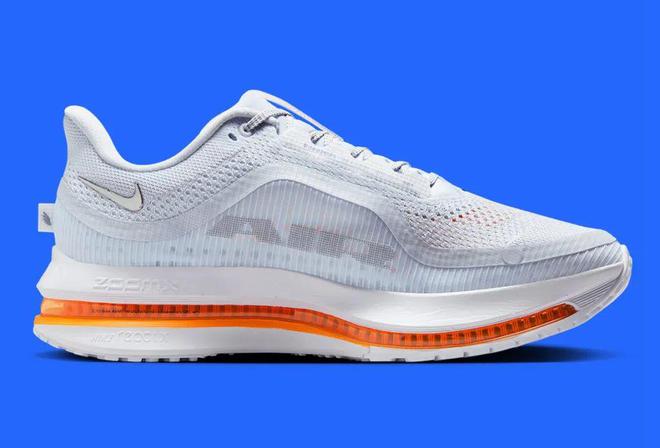 Nike跑鞋把能给的都给足了新利体育18配置诱人！这双(图2)