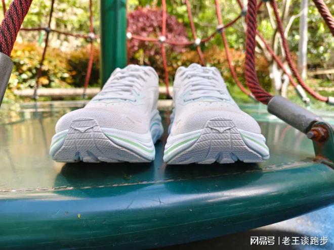 10：恰到好处的卓越跑鞋HOKA CLIFTON(图11)