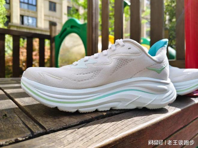 10：恰到好处的卓越跑鞋HOKA CLIFTON(图15)