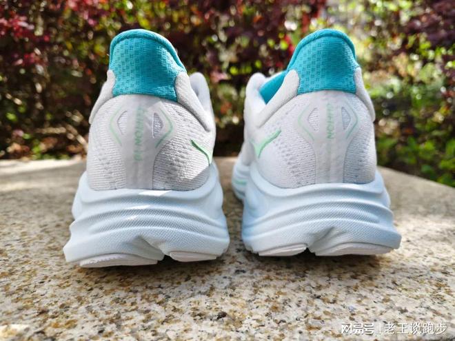 10：恰到好处的卓越跑鞋HOKA CLIFTON(图22)